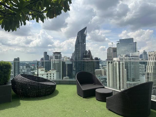 ขาย / เช่าคอนโดเอช สุขุมวิท 43 ชั้น 27  