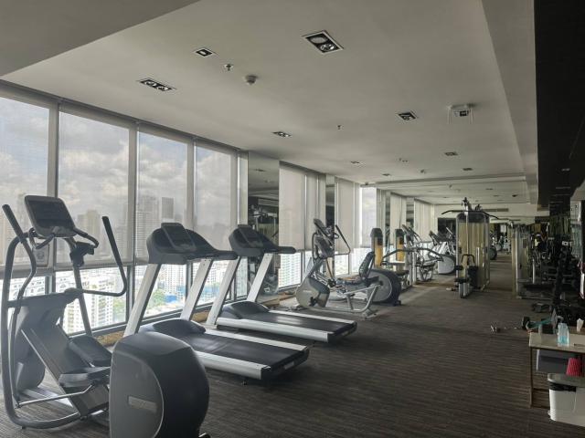 ขาย / เช่าคอนโดเอช สุขุมวิท 43 ชั้น 27  