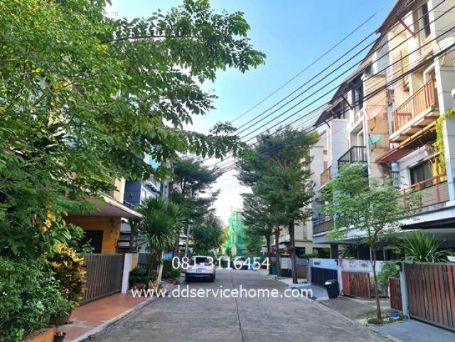 ขายทาวน์เฮาท์ อารียา แมนดารีนา รัชดา-สุทธิสาร ท/ฮ 4 ชั้น เนื้อที่ 26.9 ว้า ราคา 8.7 ล้าน  ใกล้รถไฟฟ้า MRT สถานีสุทธิสาร เข้า-ออก ถนนรัชดา สุทธิสารวินิจฉัย