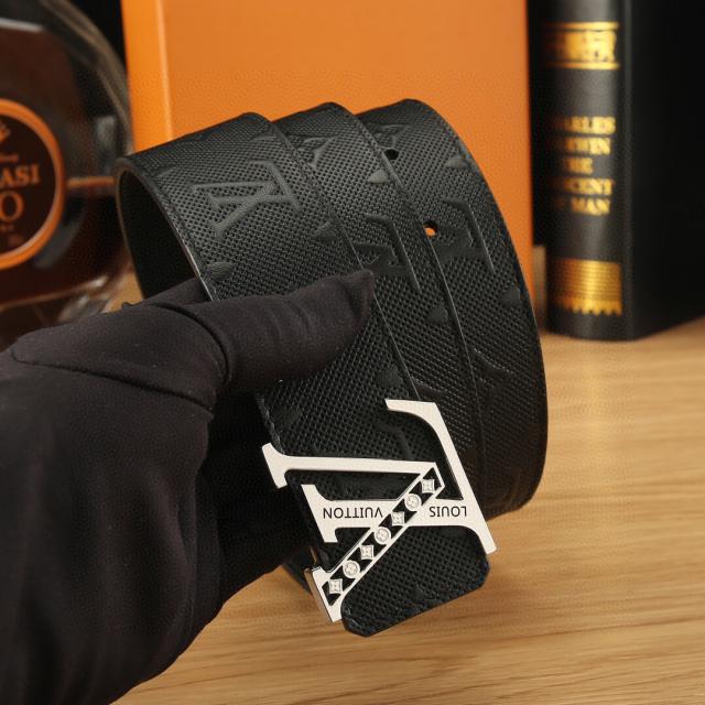 รับพรีออเดอร์เข็มขัด LV Shadow มีมัดจำ
