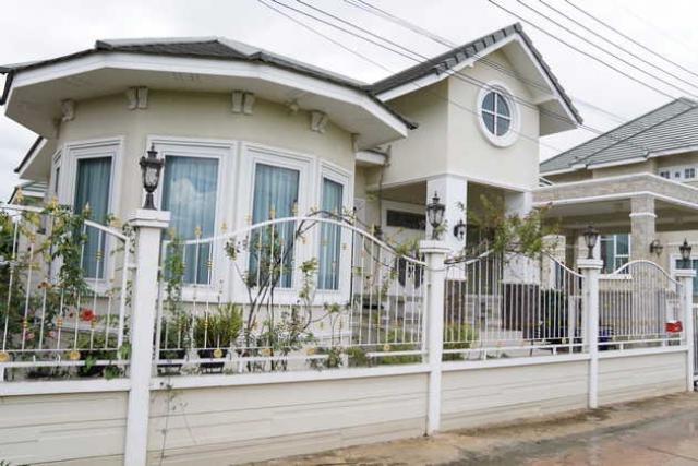 ขายบ้านพักตากอากาศ อายุบ้าน3ปี ม.เพชรพญาไม้ พร้อมเฟอร์นิเจอร์ อ.เมือง จ.ราชบุรี