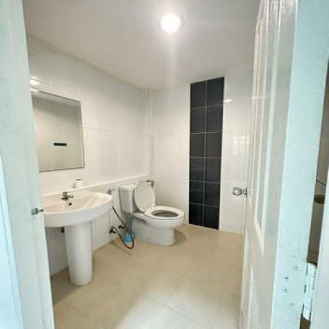 ให้เช่าทาวน์โฮม 4ชั้น บ้านสวยพร้อมอยู่ ใกล้รถไฟฟ้าสถานีสวนหลวง ร.9 ซอยศรีนครินทร์ 42 กรุงเทพฯ