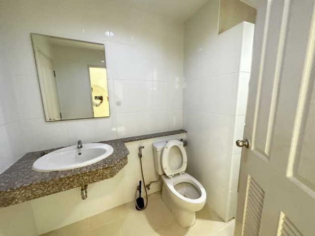 ให้เช่าทาวน์โฮม 4ชั้น บ้านสวยพร้อมอยู่ ใกล้รถไฟฟ้าสถานีสวนหลวง ร.9 ซอยศรีนครินทร์ 42 กรุงเทพฯ