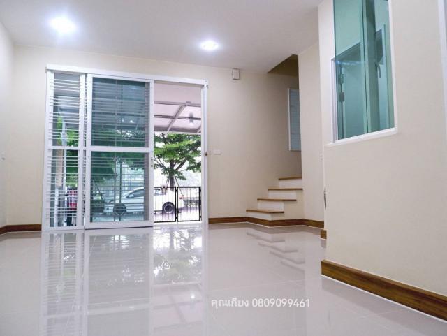 โกลเด้น ทาวน์ สาทร บ้านใหม่ มือหนึ่งไม่เคยเข้าอยู่ ห่าง bts วุฒากาศ 1.6 กิโล