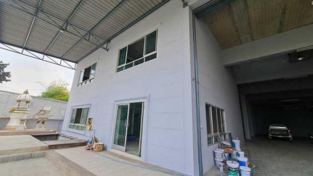 ให้เช่าโรงงานพร้อมอาคารสำนักงาน พื้นที่ 255 ตรว. เหมาะสำหรับทำธุรกิจ อ.บางบัวทอง จ.นนทบุรี