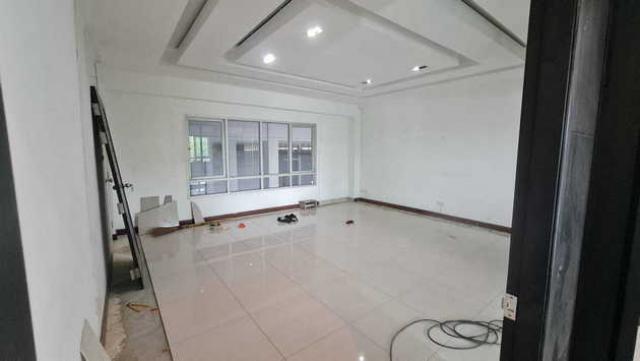 ให้เช่าโรงงานพร้อมอาคารสำนักงาน พื้นที่ 255 ตรว. เหมาะสำหรับทำธุรกิจ อ.บางบัวทอง จ.นนทบุรี