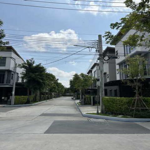 ขายบ้านกลางเมือง ดิ อิดิชั่น บางนา-วงแหวน บ้านแฝด 3ชั้น