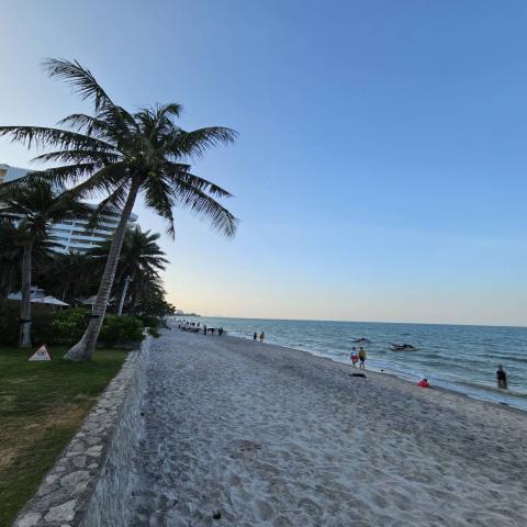 ขายคอนโดมาราเกซ หัวหิน ตึก6 ชั้น2  3นอน 4น้ำ ติดทะเลบนชายหาด ระดับโรงแรม 5ดาว หัวหิน ประจวบคีรีขันธ์