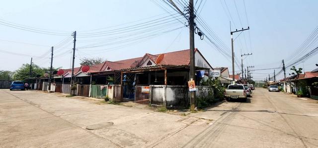 ทาวน์โฮม พานหิน 5 790000 บาท. 1 BEDROOM พื้นที่ =  27 SQ.WA ใกล้กับ ใกล้แหล่งชุมชนมากมายใกล้นิคมอุตสาหกรรม 304 ปราจีนบุรี  มีร้านอาหารมากมาย บิ๊กซี โลตัส เซเว่น ใกล้บ้านเอื้ออาทรท่าตูม สำนักสงฆ์พุทธมาลัย โรงแรม รีสอร์ทมากมาย การเดินทางสะดวก เข้าออกได้หลาย