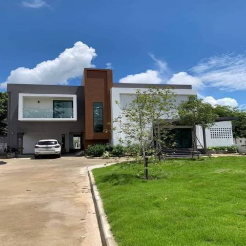 Pool Villa 26 ล้าน 250 ตรว. 5 นอน 6 น้ำ สันทราย สไตล์โมเดิร์น บรรยากาศดี ธรรมชาติ เงียบสงบ ติดสนามกอล์ฟแม่โจ้ 