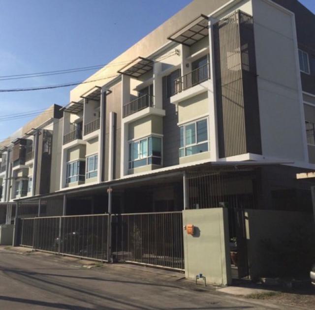 LVPU52829 ให้เช่า ทาวน์โฮม 3 ชั้น โครงการ นลิน อเวนิว รามคำแหง (NALIN AVENUE RAMKHUMHAENG)