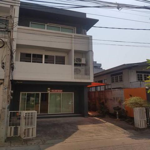 EPL-BR1273 ให้เช่า Home Office รัชดา 19 วิภาวดีรังสิต 16 ใกล้ MRT รัชดาภิเษก 450 เมตร เนื้อที่ 37 ตารางวา พื้นที่ใช้สอย 250 ตารางเมตร