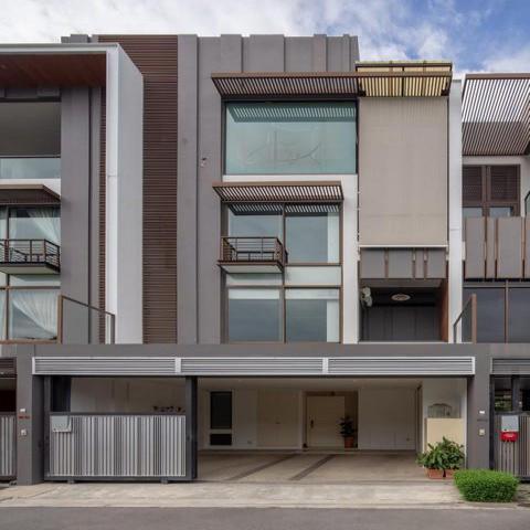 EPL-WH0841 ขายทาวน์โฮม 4 ชั้น สุขุมวิท 65 โครงการ Residence สุขุมวิท65  พื้นที่ใช้สอยประมาณ 300 ตารางเมตร 2 ห้องนอน 2 ห้องน้ำ
