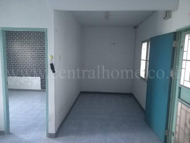 ฺB1 บ้านเอื้ออาทร พหลโยธิน กม.44 ปทุมธานี ด้านหลังห้องไม่ชนตึก 