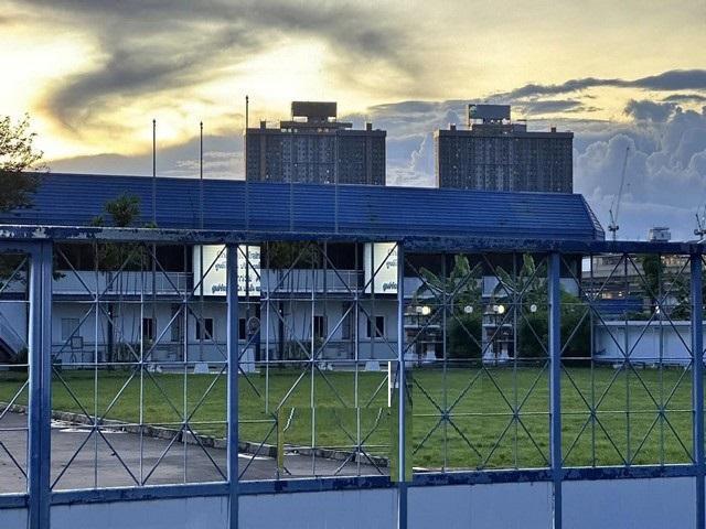 PB4919 ให้เช่าที่ดินพร้อมอาคารสำนักงาน ย่านนนทบุรี ขนาด 6,000 ตรม. บนที่ดิน 21 ไร่ เหมาะสำหรับประกอบกิจการโกดัง คลังสินค้า 