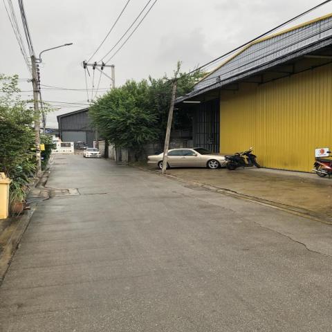 PB4951 ให้เช่าโกดัง ลาดพร้าว101 โพธิ์แก้ว3  รถใหญ่10ล้อเข้าออกได้  มีเส้นทางเข้า-ออกได้หลายทาง