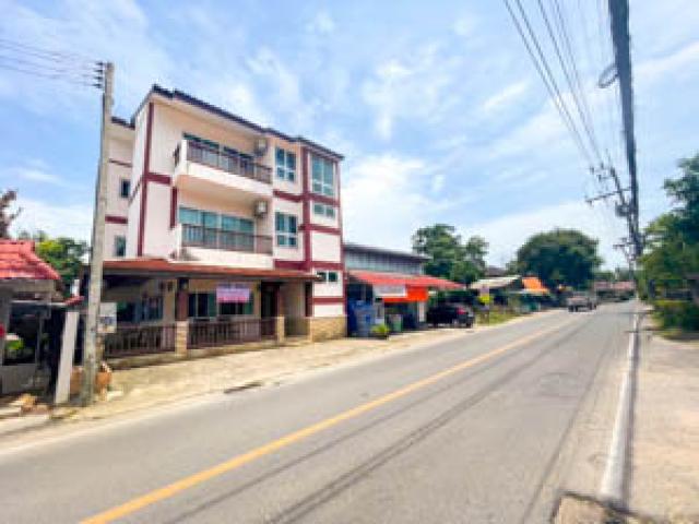Urgent Sale! 3-Story Commercial Building 6 Bedrooms 5 Bathrooms Location Near Samui Airport, Bo Phut Koh Samui Surat Thani Thailand