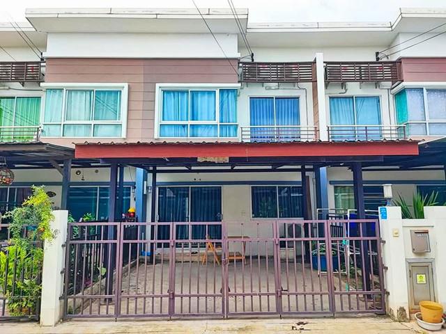 ลำโพ  ถูกที่สุดในนนท์ ตลาดสมบัติบุรี 1.9 กม. โลตัส บางกรวย-ไทรน้อย 3 กม. ทาวน์เฮาส์ 2 ชั้น 3 นอน 2 น้ำ  22 ตร.วา.180 ตร.ม.  