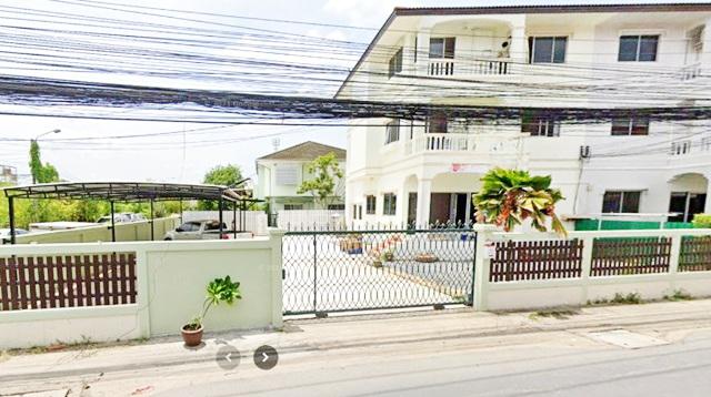 นวมินทร์ 105-113 2คูหา  9แอร์  รร.เลิศหล้าเกษตรนวมินทร์ 800ม.ให้เช่า โฮมออฟฟิศ 3ชั้น รร.นานาชาตินีวา 1.2 กม. 9นอน 6น้ำ 505ตรม.102ตรว. 