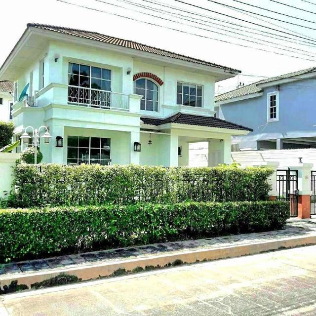 นานาชาติแสตมฟอร์ด 6.8 กม.ติดถนนใหญ่ สุขาภิบาล 2 ซ.21-25 สุดคุ้ม บ้านสวย สภาพดี สงบ 3 นอน 3 น้ำ จัดเต็มเฟอร์ เครื่องใช้ไฟฟ้า 
