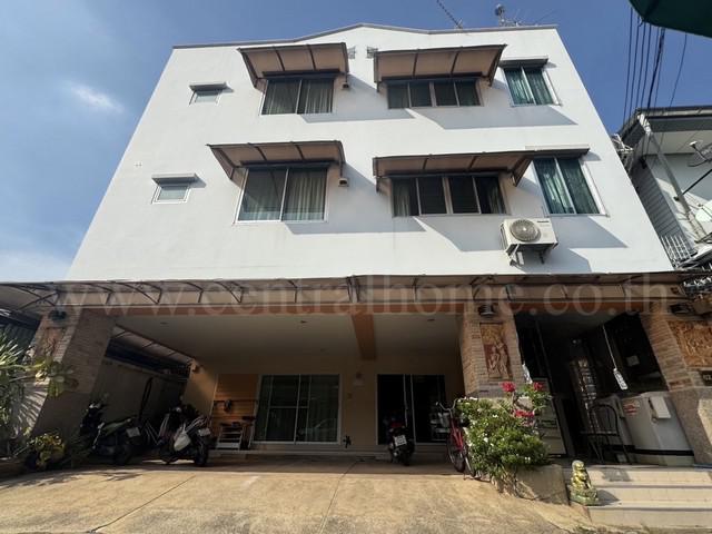 หอพัก 3 ชั้นครึ่ง หมู่บ้านเสนานิเวศน์ 2 ซอยประเสริฐมนูกิจ 27 