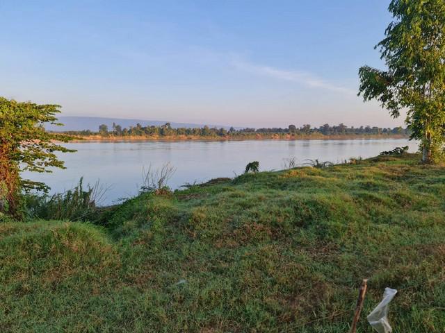 บ้านที่ดินทำเลดีที่ตั้งเยี่ยม  ที่ติดแม่น้ำโขง ต.กุดบง อ.โพนพิสัย จ.หนองคาย  หลังติดแม่น้ำโขง ไร่ละ 2ล้านบาท โทร 096-882-1857