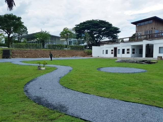 ขายบ้านเดี่ยวพร้อมอยู่4-3-42ไร่ ย่านหมูสีเขาใหญ่ปากช่องบรรยากาศดีมากเห็นวิวเขาใหญ่