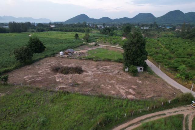 ขายที่ดินเปล่า  วิวเขา 360 องศา ทำเลทอง  อำเภอหัวหิน จังหวัดประจวบคีรีขันธ์