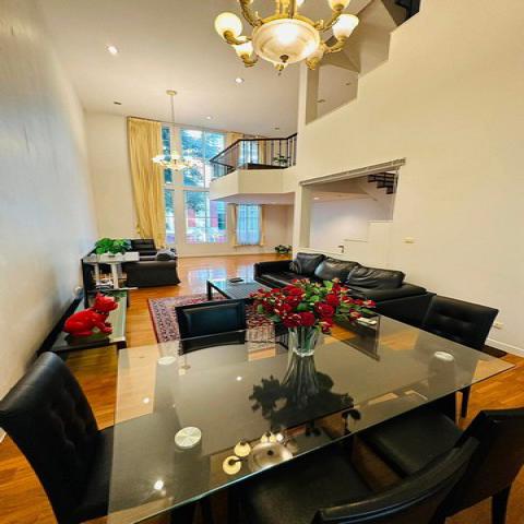 ให้เช่าบ้านกลางกรุง 4 Bed 400ตร.ม.ทองหล่อ14 สุขุมวิท55 ตรงข้าม J-Avenue  พร้อมเฟอร์นิเจอร์