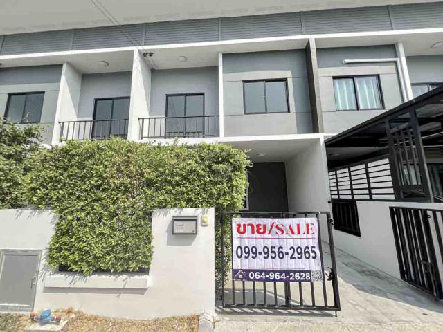 ทาวน์โฮม 2 ชั้น หมู่บ้าน  เดอะ คัลเลอร์ส บางนา - วงแหวนฯ 3 (บ้านใหม่ยังไม่เคยอยู่)