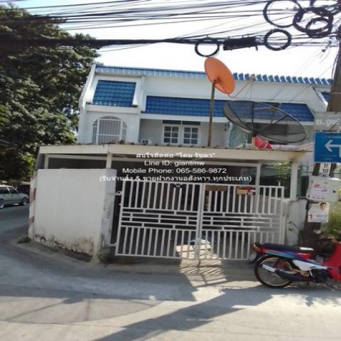 ทาวน์เฮ้าส์ ทาวน์เฮ้าส์ งามวงศ์วาน 3 นอน 2 BATHROOM 2600000 BAHT   คุ้มยิ่งกว่าคุ้ม อยู่ในเขตชุมชน และสามารถใช้ทางเข้า-ออกได้หลายเส้นทาง (ใกล้ทางด่วน & ใกล้ห้างสรรพสินค้า)
