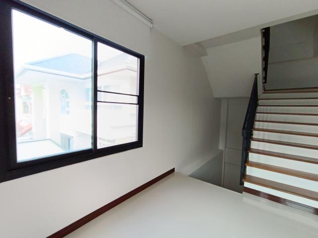 ขายทาวน์โฮมลาดพร้าว 25 แยก 2 เนื้อที่ 42.30 ตร.ว.3ห้อง 3ห้องน้ำ