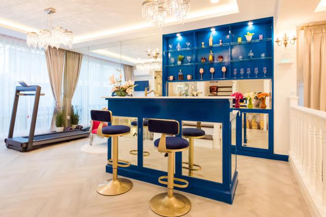 บ้านหรูสวยหรูมีสระว่ายน้ำ 4 ชั้น 260 ตรม. - 4 ห้องนอน 6 ห้องน้ำ ห้องนั่งเล่น ห้องอาหาร จากุซซี่/ห้องออกกำลังกาย ถนนเลียบทางด่วน