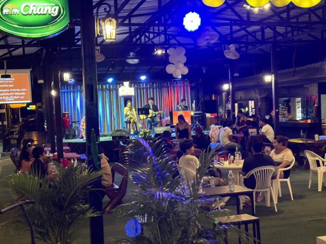 ขายธุรกิจ คาเฟ่ สระว่ายน้ำ ร้านอาหาร ผับสถานบันเทิง และบ้านหลังใหญ่ รวมที่ดิน 1.5 ไร่ จังหวัดนครราชสีมาลดราคา ถูกสุด