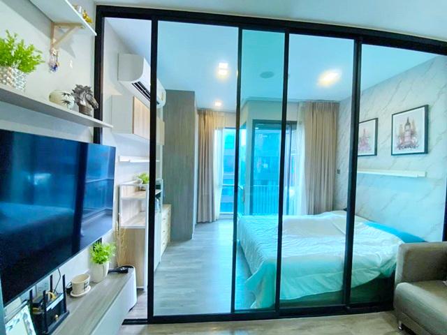 พร้อมเฟอร์ครบครัน ให้เช่า Brown Condo รัชดา32  วิวสระว่ายน้ำ ไม่มีร้าว หนีจากคอนโดสูง ห้องสวย  25ตร.ม. ชั้น6