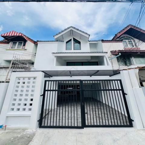ขายทาวน์โฮม 3 ชั้น 250 ตร.ม. รีโนเวทใหม่ ทำเลดี ย่านวิภาวดี ตลาดบองมาร์เช่ ประชานิเวศน์1 ใกล้รถไฟฟ้าสีแดง ใกล้ตลาดบองมาร์เช่