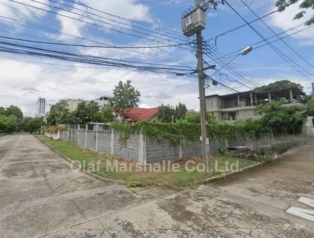 ขายที่ดินสวย ราคาดีสุดๆ ขนาด 225 ตร.ว. ในซอยหมู่บ้านเสรีวิลล่า ใกล้แหล่งชุมชน เดินทางสะดวก 