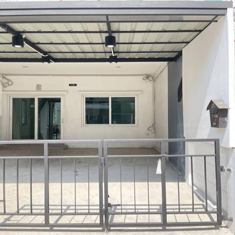 สามวา MRT มีนบุรี 1.4 กม.ทาวน์เฮาส์ 2 ชั้น 20 ตร.วา.160ตร.ม 3นอน 2น้ำ  ตลาดนัดจตุจักร 2 มีนบุรี 800 ม. ถ.สุวินทวงศ์ สามวา 