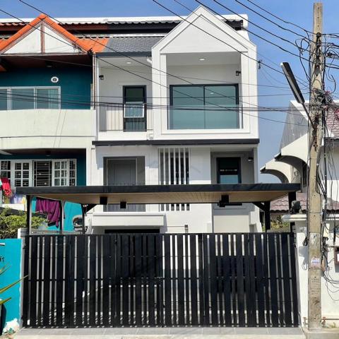 ขายทาวน์โฮม 3 ชั้นเล่นระดับ 29 ตรว. 4 ห้องนอน ซอยติวานนท์43 ตกแต่งใหม่พร้อมอยู่ ใกล้สถานีรถไฟฟ้า สามัคคี