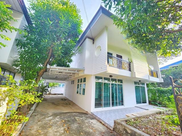 BTS พระโขนง 1.24กม. สุขุมวิท71 บ้านเดี่ยวใหญ่มาก 2ชั้น 75ตร.วา อ่อนนุช เฟอร์ครบ บิวท์อินท์ 3นอน 3น้ำ 295ตร.ม. ปรีดี พนมยงค์ 8-16  