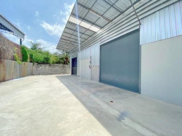 นาดี 1.3 กม. บางปิ้ง ขายของออนไลน์ ให้เช่าโกดัง 68 ตร.วา.275 ตร.ม.ทำโรงงานได้ มีรง 4 1 น้ำ ตลาดเศรษฐกิจ 2.1 กม.รพ.วิชัยเวช 3.9 กม.