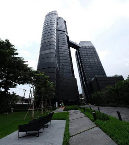 ให้เช่าคอนโดหรู Ideo Q สุขุมวิท 36 2 ห้องนอน 2 ห้องน้ำ ขนาด 63 ตร.ม. ห้องมุม