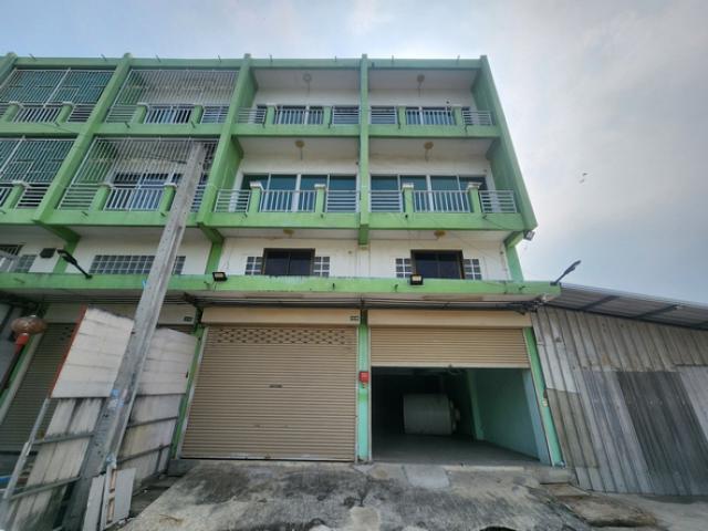 ตึกแถว 2 ห้อง หลังมุม ขาย หรือ ให้เช่า 3 ชั้นครึ่ง ซอยเทียนทะเล 20 ปูกระเบื้อง เหมาะเปิดบริษัท หรือทำการค้า