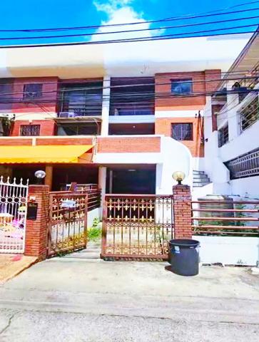แยกรัชดา ห้วยขวาง ให้เช่าทาวน์เฮ้าส์ 3.5 ชั้น 25 ตร.วา.310 ตร.ม. ซ.อินทามระ 31-39 MRT สุทธิสาร 899ม.