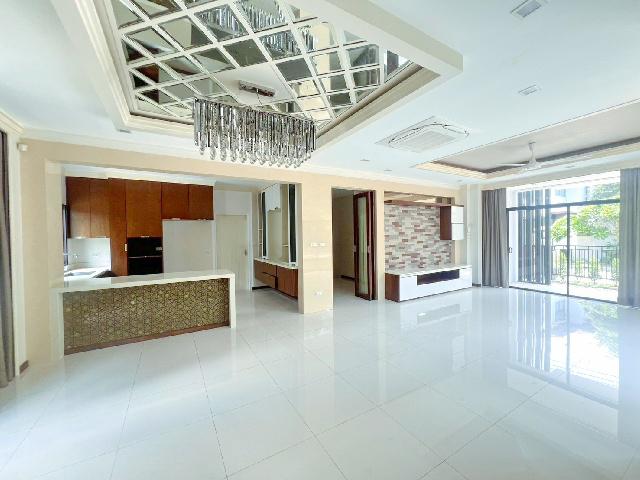 ให้เช่าบ้านเดี่ยวหลังใหญ่สุด  2 ชั้นหัวมุม สาทร  BTS บางหว้า 1.6 กม. 5 นอน   urban 114 ตร.วา. 454 ตร.ม. นานานาชาติสิงคโปร์5.5 กม.5 น้ำ.เ