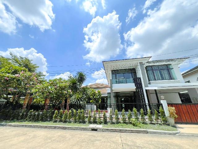 สาทร  BTS บางหว้า 1.6 กม. 5 นอน  ให้เช่าบ้านเดี่ยว 2 ชั้นหัวมุม  urban 112 ตร.วา. 450 ตร.ม.นานานาชาติสิงคโปร์5.5 กม.หลังใหญ่สุด  5 น้ำ.เ