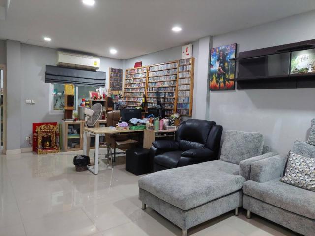 ขายทาวน์เฮ้าส์2ชั้น ทำเลทอง มิราเคิลพลัส โครงการ1 ราคาถูก เพชรเกษม63 ซอยวัดม่วง ใกล้มินิบิ๊กซี โลตัส เซเว่น จังหวัดกรุงเทพมหานคร