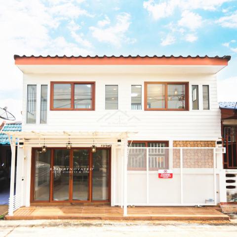 ขายทาวน์เฮ้าส์ 2 ชั้น รีโนเวทใหม่ 22 ตรว. หมู่บ้านเฟรนชิฟ มัยลาภ Minimal Style เข้าได้ทั้งเกษตรนวมินทร์ ถนนรามอินทรา 14 