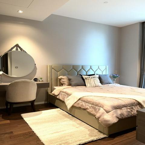 The Diplomat 39 Convenient quiet private 10th floor BTS Phrom Phong