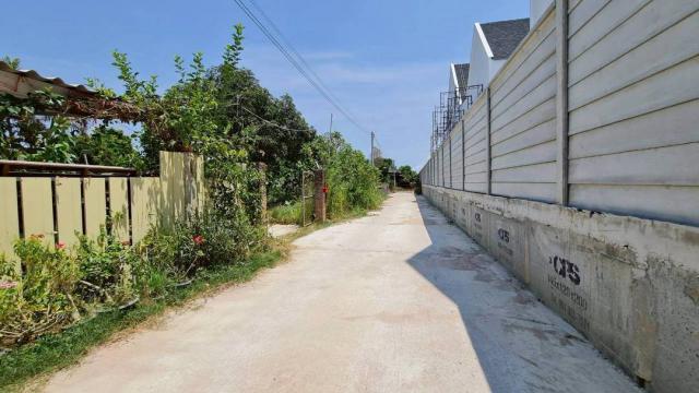 ขายที่ดิน พัทยาห้วยใหญ่ ขนาด 200 วา พร้อมใบอนุญาตสร้างพูลวิลล่า ติดต่อผึ้งรติ0619419639